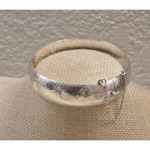 Vintage Etched Sterling Silver ½" Wide Band Hinge Bangle Bracelet Safety Chain